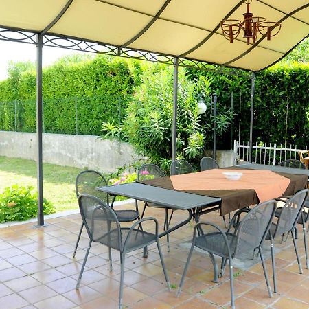 Belvilla By Oyo Porto Quarantaquattro Lazise Bagian luar foto