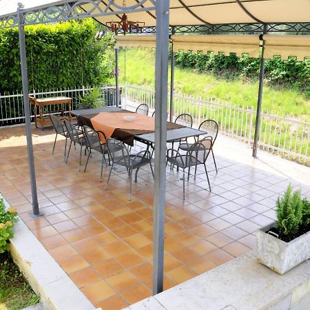 Belvilla By Oyo Porto Quarantaquattro Lazise Bagian luar foto